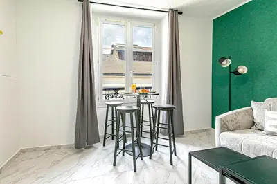 Cuisine ou kitchenette dans l'établissement Appartement agréable Montmartre - Sacré-Cœur