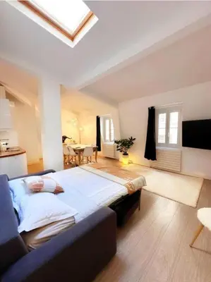 Coin salon dans l'établissement Champs-Élysées Montaigne luxe