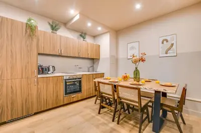 Cuisine ou kitchenette dans l'établissement Spacious Apartment - 2BR 10P - Place d'Italie