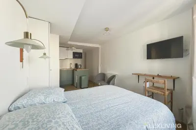 Un ou plusieurs lits dans un hébergement de l'établissement Beautiful 17m Studio in Paris 6