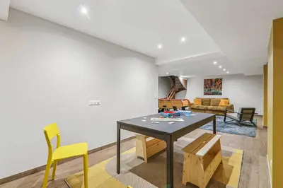 Tennis de table au sein de l'établissement Superb flat - 3 bedrooms sleeps 10 - Charonne Nation ou à proximité