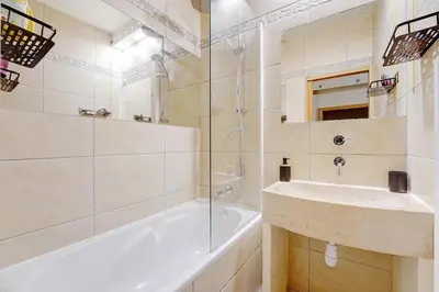 Salle de bains dans l'établissement Appartement cosy - Eiffel Tower