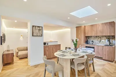Cuisine ou kitchenette dans l'établissement Modern Apartment 2 bedrooms Center of Paris