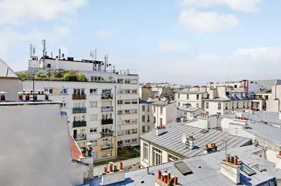 Vue générale sur Paris ou vue de la ville depuis l'appartement