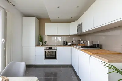 Cuisine ou kitchenette dans l'établissement Seine et Parc by So Homy - 3 Bed Room - 6 People