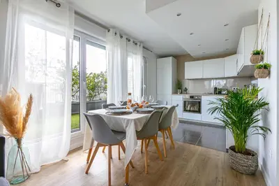 Cuisine ou kitchenette dans l'établissement Seine et Parc by So Homy - 3 Bed Room - 6 People