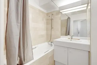 Salle de bains dans l'établissement 506 Suite Alisée - Charming apartment in Boulogne