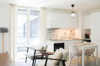 Cuisine ou kitchenette dans l'établissement Appartement lumineux à Asnières-sur-Seine