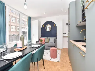 Cuisine ou kitchenette dans l'établissement Charming and cosy flat next to the Eiffel Tower