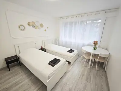 Un ou plusieurs lits dans un hébergement de l'établissement Opéra de Paris-6 Min Walk-Modern Apt 4 sleepe