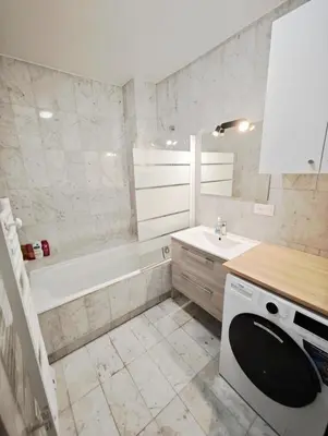 Salle de bains dans l'établissement Opéra de Paris-6 Min Walk-Modern Apt 4 sleepe
