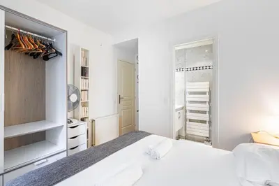 Un ou plusieurs lits dans un hébergement de l'établissement GuestReady - Bright stay for six near Montmartre.