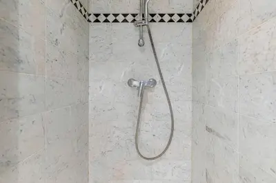 Salle de bains dans l'établissement GuestReady - Bright stay for six near Montmartre.