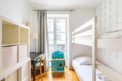 Un ou plusieurs lits dans un hébergement de l'établissement GuestReady - Bright stay for six near Montmartre.