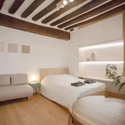 Notre Dame 3-Min Walk-Elegant Studio