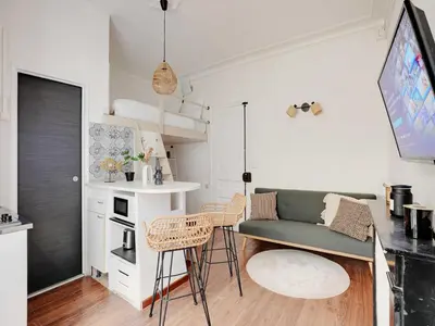 Cuisine ou kitchenette dans l'établissement Charming Studio 1BR-2P - Batignolles