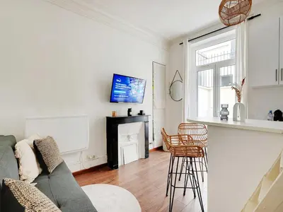 Cuisine ou kitchenette dans l'établissement Charming Studio 1BR-2P - Batignolles