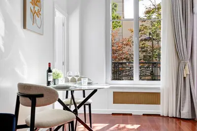Boissons dans l'établissement Suite Michel Ange, Charme au coeur du 16ème arr