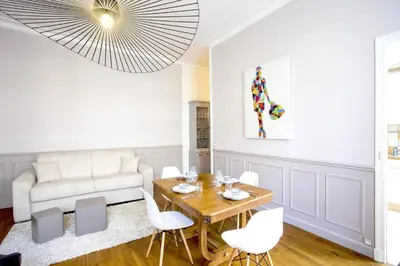 Coin salon dans l'établissement Habitat Parisien - 1BR-1BA - Galeries Lafayette