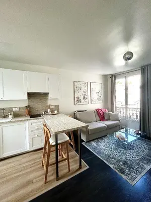 Cuisine ou kitchenette dans l'établissement Elegant Studio au coeur du 11eme arrondissement