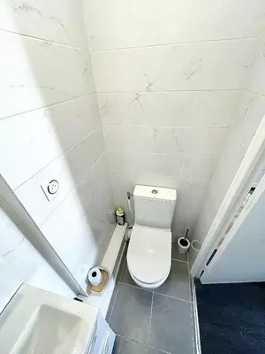 Salle de bains dans l'établissement Elegant Studio au coeur du 11eme arrondissement