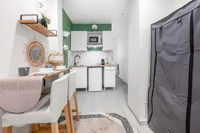 Cuisine ou kitchenette dans l'établissement Montmartre - Studio Mid-Term at 5min-Sacré-Coeur