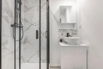 Salle de bains dans l'établissement Montmartre - Studio Mid-Term at 5min-Sacré-Coeur