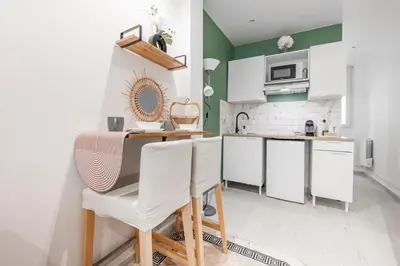 Cuisine ou kitchenette dans l'établissement Montmartre - Studio Mid-Term at 5min-Sacré-Coeur