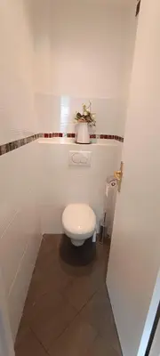 Salle de bains dans l'établissement Cozy accommodation with balcony, close to Paris