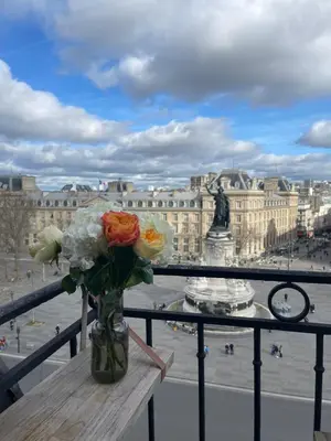 Balcon ou terrasse dans l'établissement Eiffel Tower View Apartment