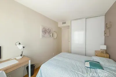 Un ou plusieurs lits dans un hébergement de l'établissement Charming 45m two-bedroom apartment in Paris 15