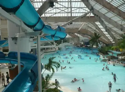 Piscine de l'établissement Paris Heart of Porte de Versailles ou située à proximité