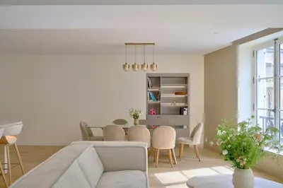 Coin salon dans l'établissement By Saint-Sulpice newly refurbished 4 BR apartment