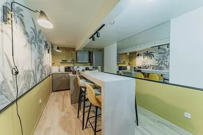 Cuisine ou kitchenette dans l'établissement Cozy flat with Jacuzzi 2bdr 2WC