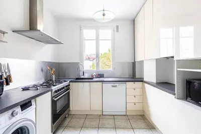 Cuisine ou kitchenette dans l'établissement GuestReady - Spacious flat close to Bastille!