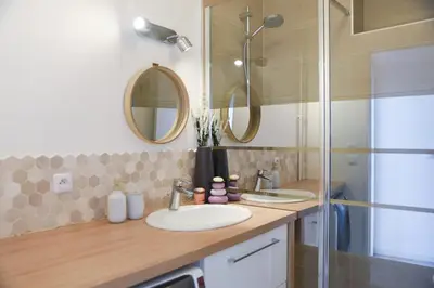 Salle de bains dans l'établissement Bright apartment for 4 in Le Kremlin-Bicêtre