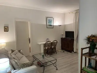 Plan de l'établissement BAIL MOBILITE - Appt 2 pièces proche porte maillot