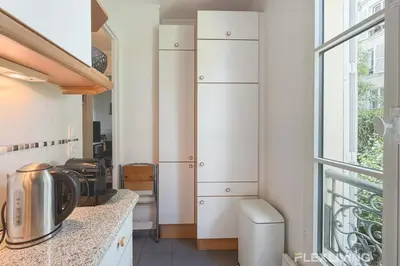 Cuisine ou kitchenette dans l'établissement Charming - One-Bedroom Apartment in Paris 5th