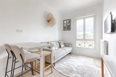 Télévision ou salle de divertissement dans l'établissement Mykeypers- Design & Cosy Apartment 2P - Malakoff 25