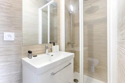 Salle de bains dans l'établissement Mykeypers- Premium Studio 2P - Malakoff 35