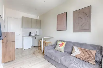 Cuisine ou kitchenette dans l'établissement Mykeypers- Premium Studio 2P - Malakoff 35