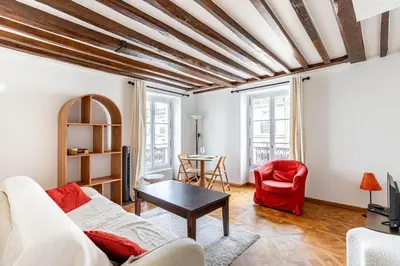 Coin salon dans l'établissement GuestReady - Chic & Central Paris Hideaway for 2