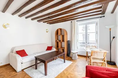 Coin salon dans l'établissement GuestReady - Chic & Central Paris Hideaway for 2