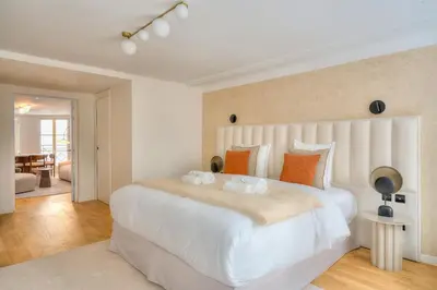 Un ou plusieurs lits dans un hébergement de l'établissement 3-chambres luxueux et familial -Vendôme- Climatisé