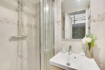 Salle de bains dans l'établissement Residence Eugene - Kremlin-Bicêtre