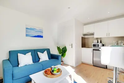 Cuisine ou kitchenette dans l'établissement Residence Eugene - Kremlin-Bicêtre
