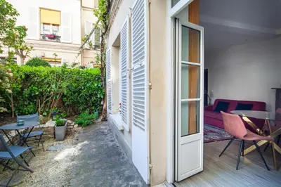 Jardin de l'établissement Paris 5 Panthéon Rue de Quatrefages 2 pièces