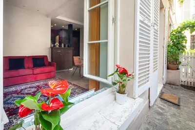 Balcon ou terrasse dans l'établissement Paris 5 Panthéon Rue de Quatrefages 2 pièces