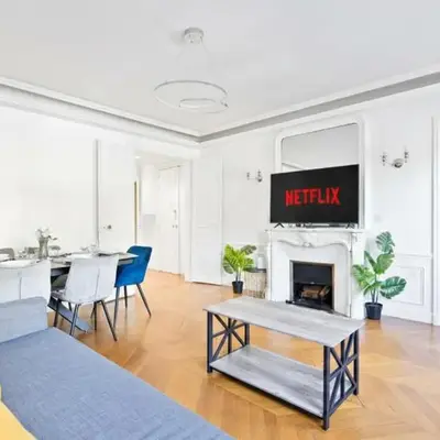 Arc de Triomphe Luxurious 3 Bedroom with NetFlix