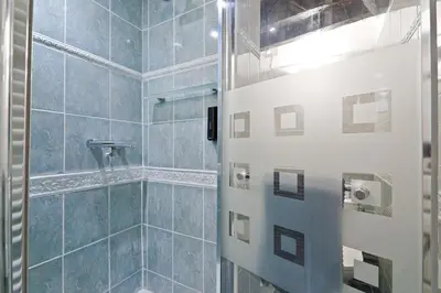 Salle de bains dans l'établissement Notre Dame de Paris Luxurious 1BR-4P with NetFlix